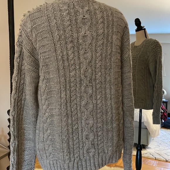 Banana Republic Italian Yarn Sweater - Picture 7 of 9